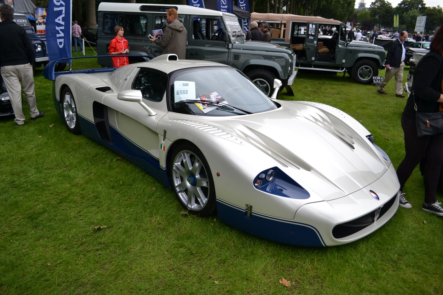 Aerodynamic supercar body with large rear wing