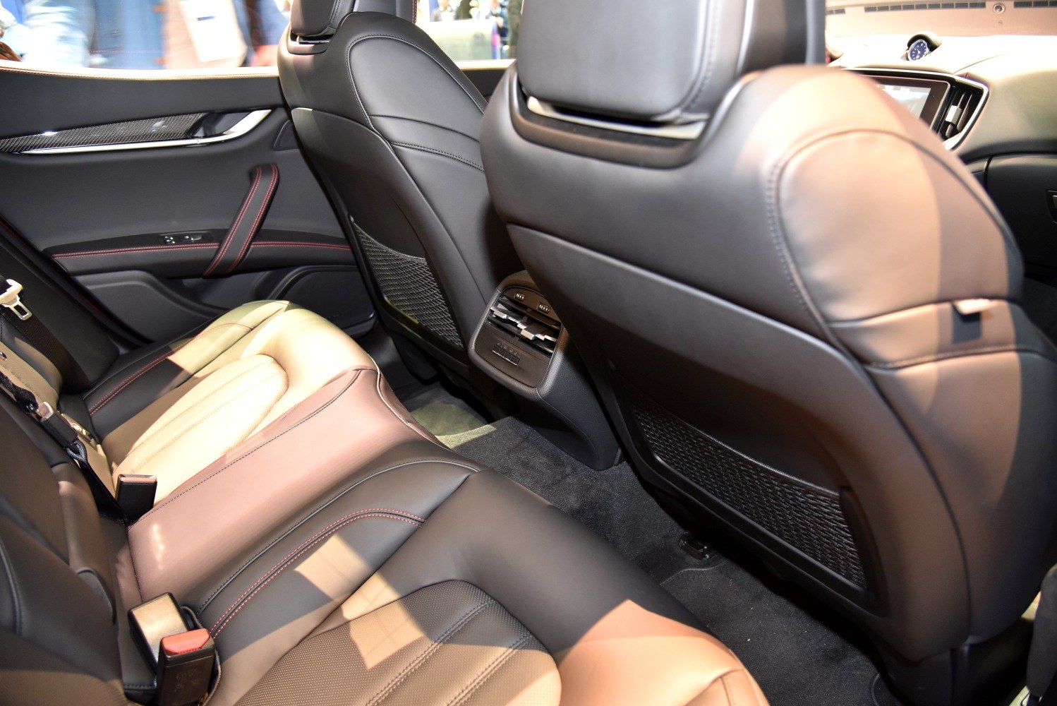 Premium rear leather seats and dual-zone rear climate control vents