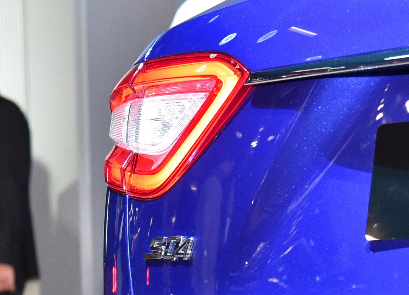 LED rear tail light and 3.0 S Q4 badge on blue SUV body