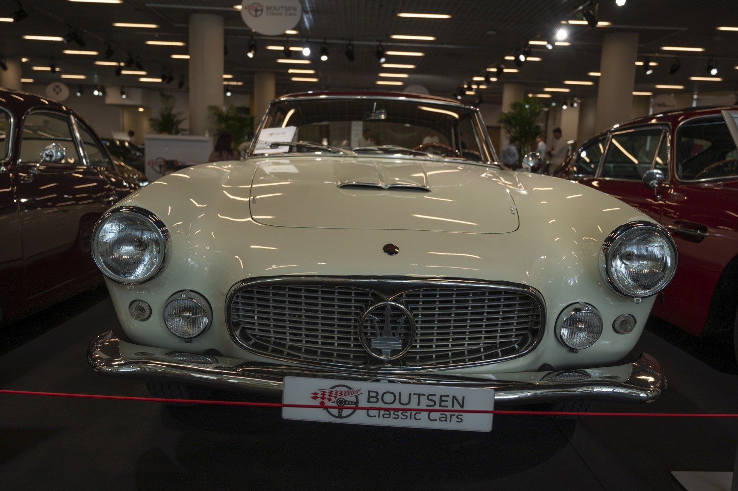 Vintage front grille and dual round headlights with classic bumper