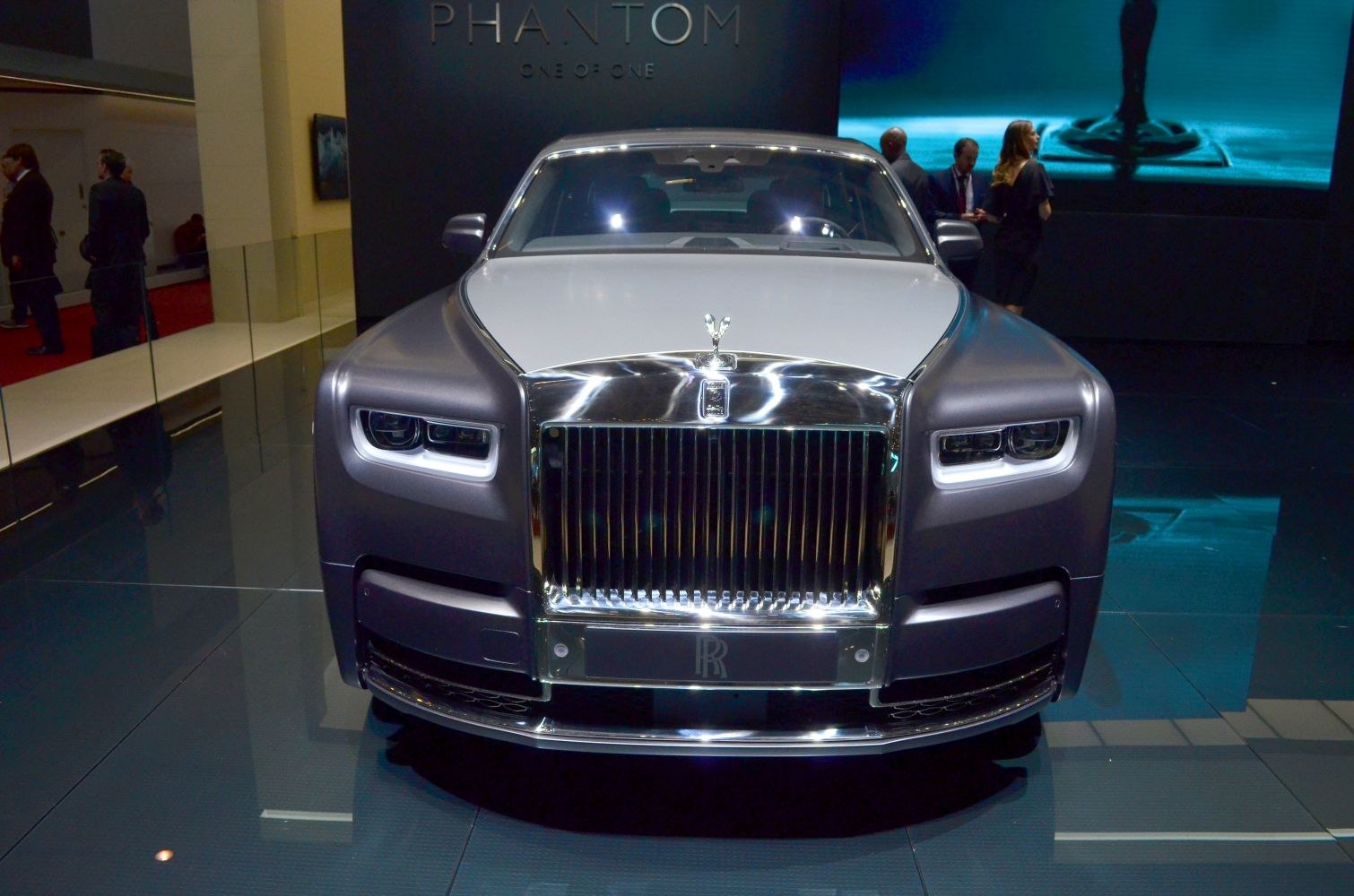 Luxury chrome grille and rectangular LED headlights