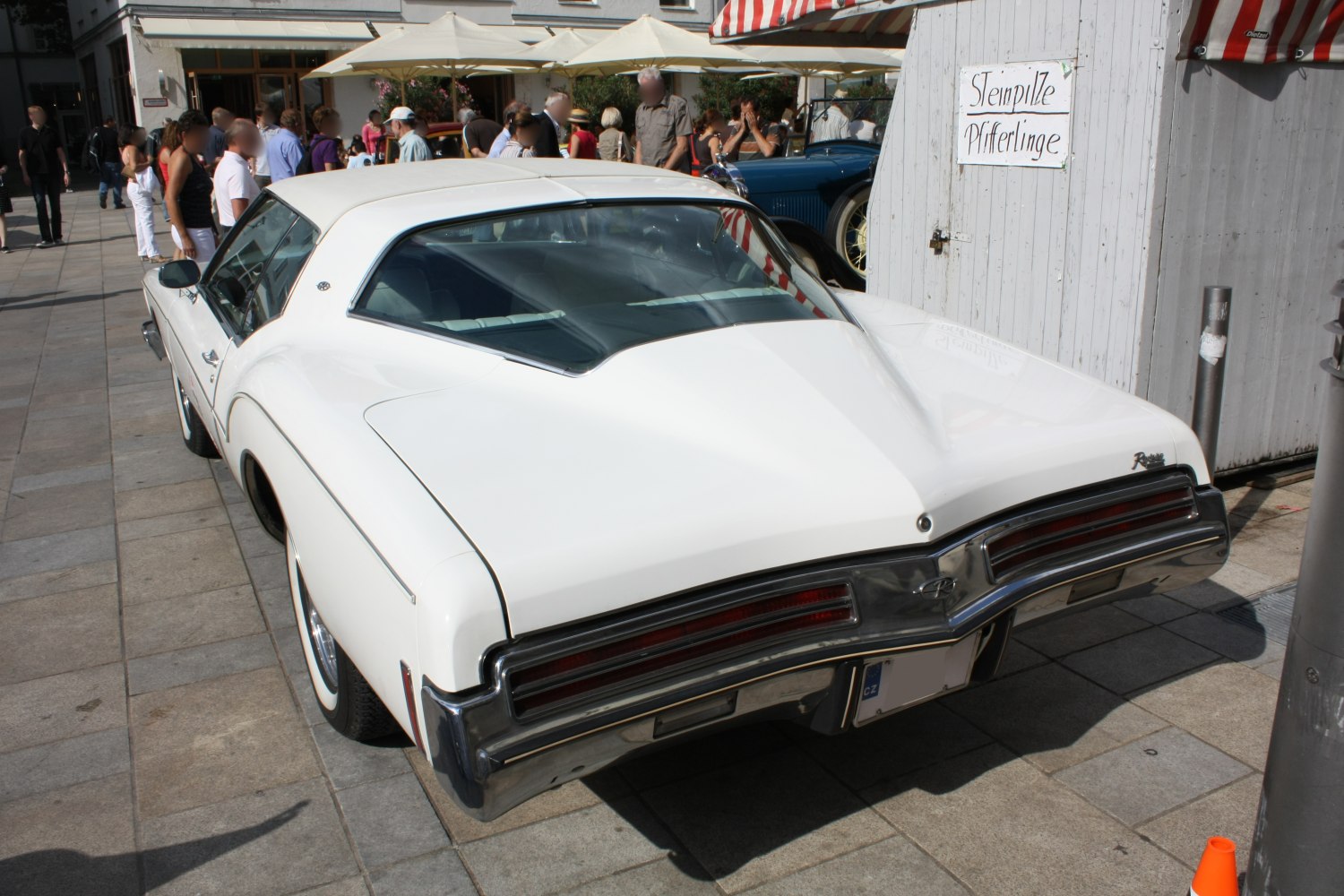 Classic 1970s car rear with distinctive horizontal tail lights