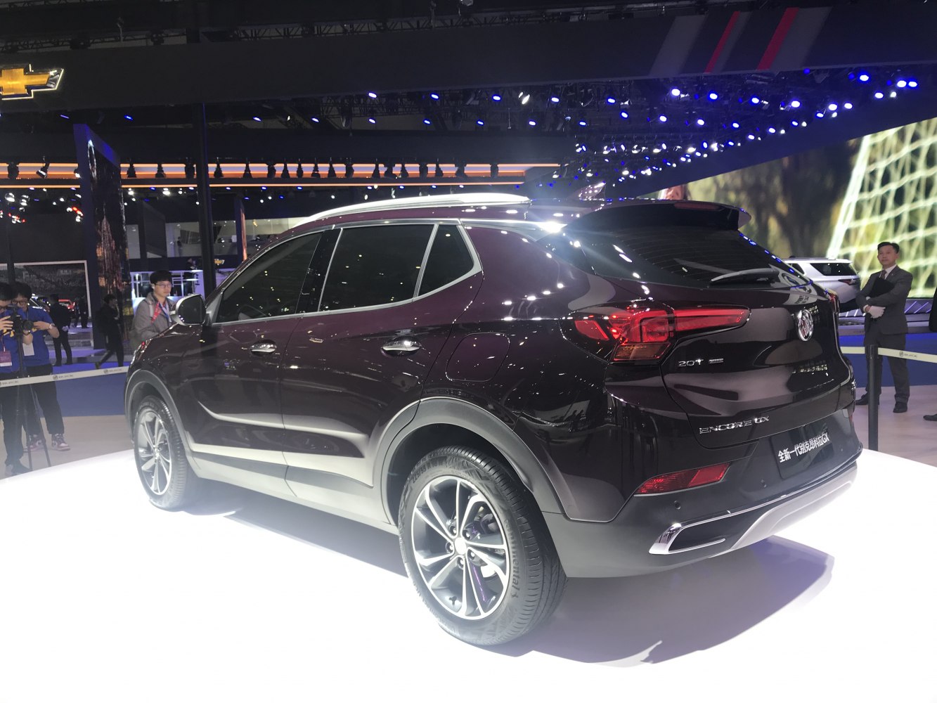 Rear left side view of an SUV with sleek taillights and alloy wheels