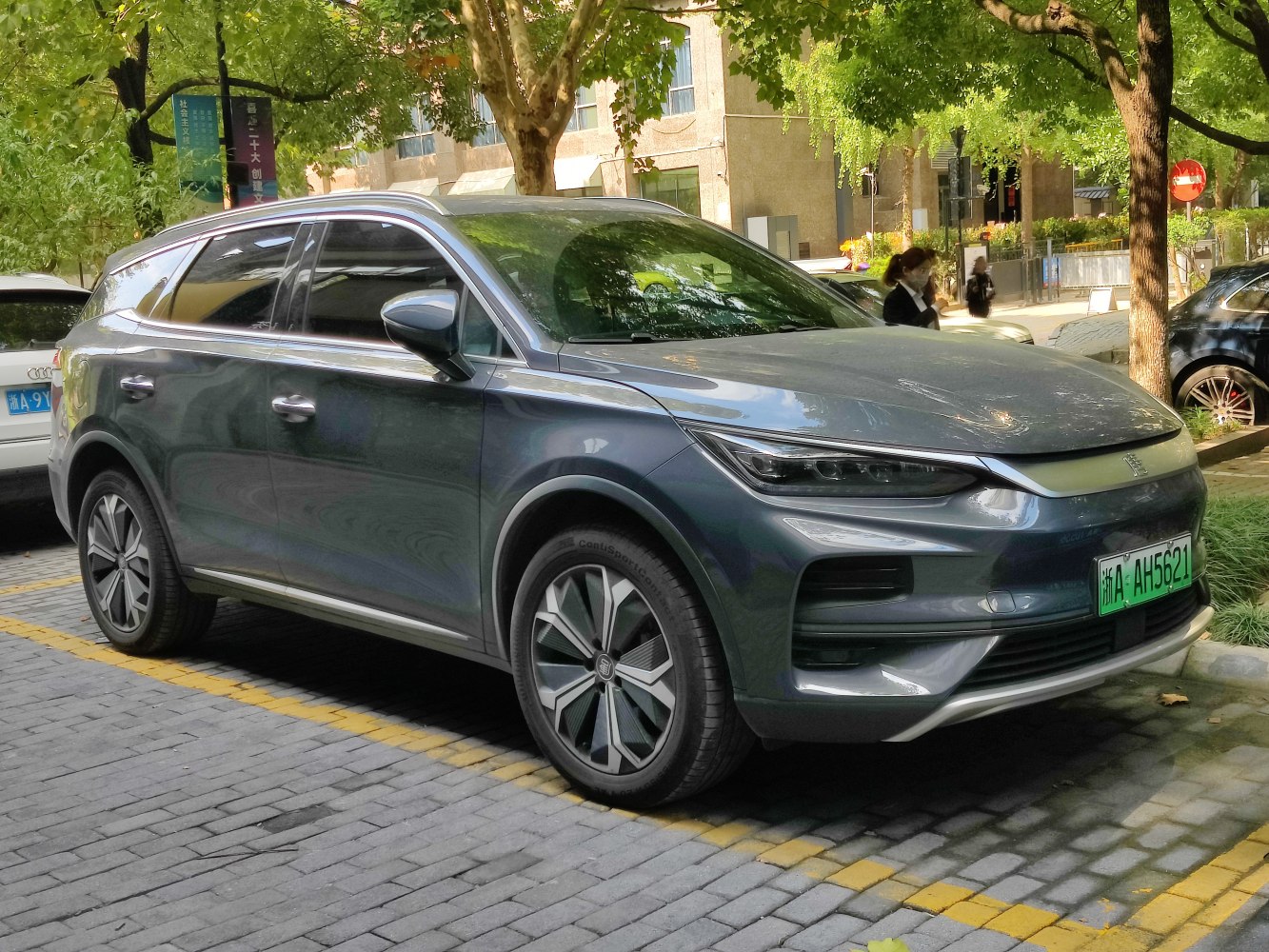 Front side profile and headlight design of electric SUV