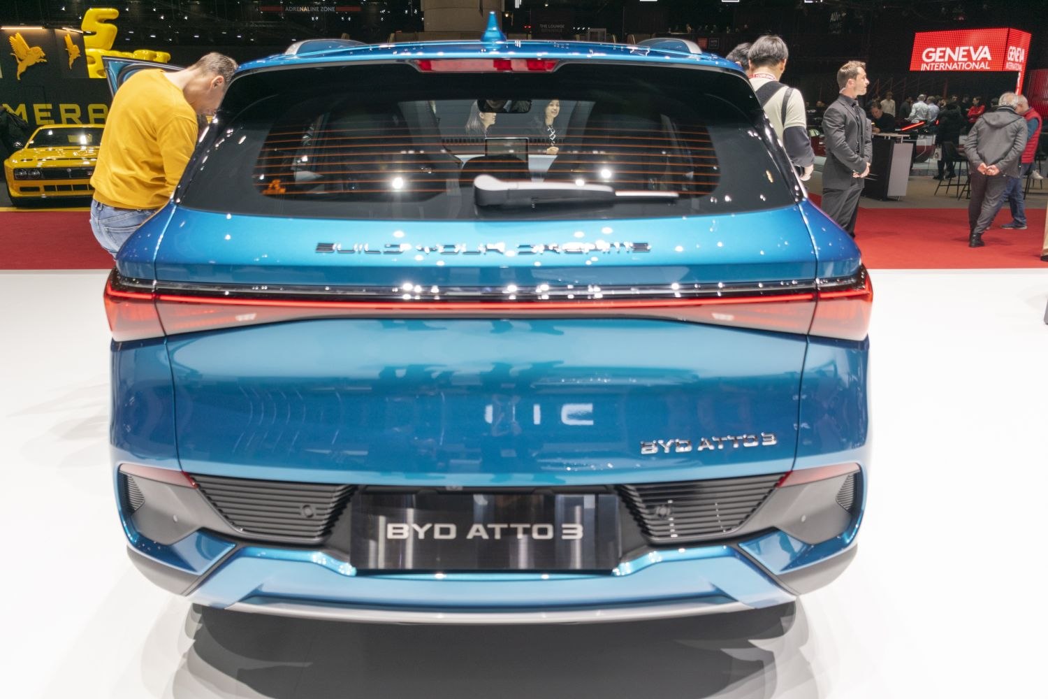 Rear view with full-width tail light and bumper design