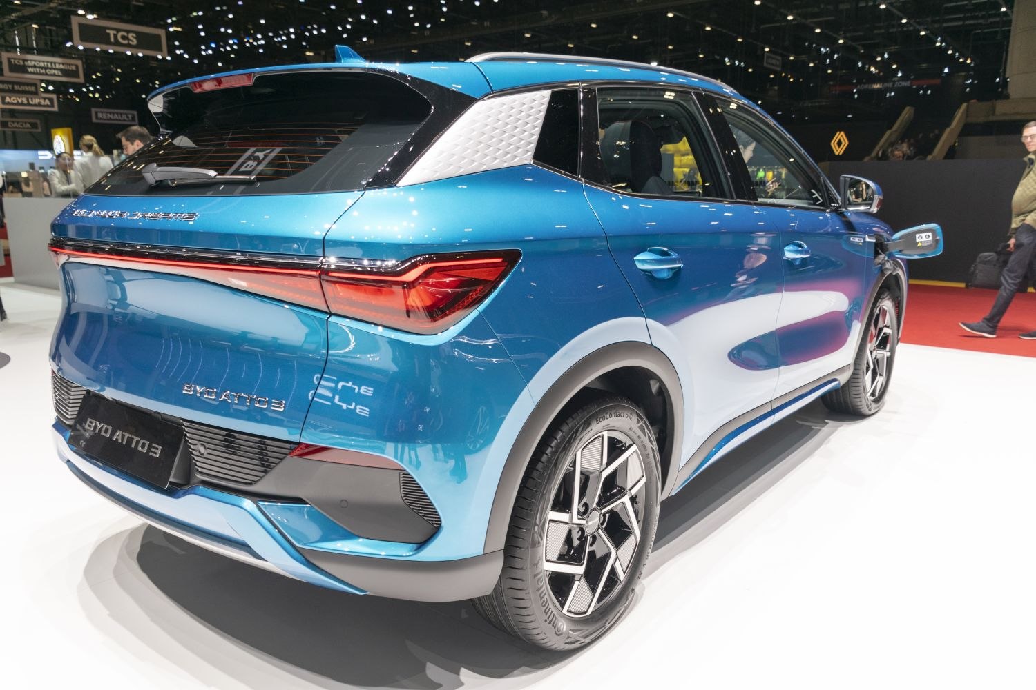 Rear view with LED tail light strip and multi-spoke alloy wheels
