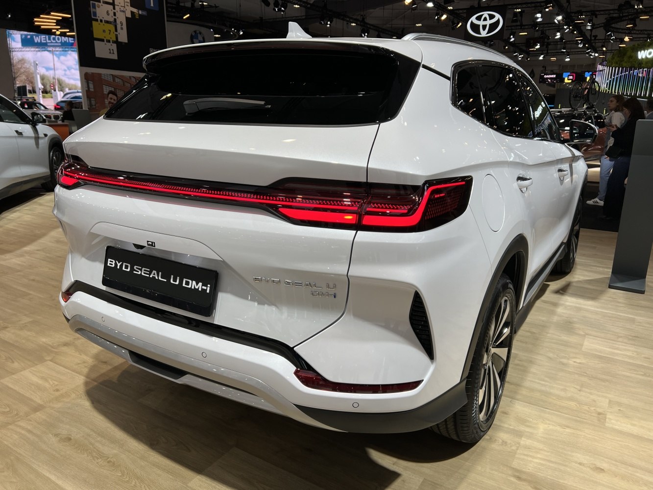 Rear LED light design and exterior rear of an electric SUV.