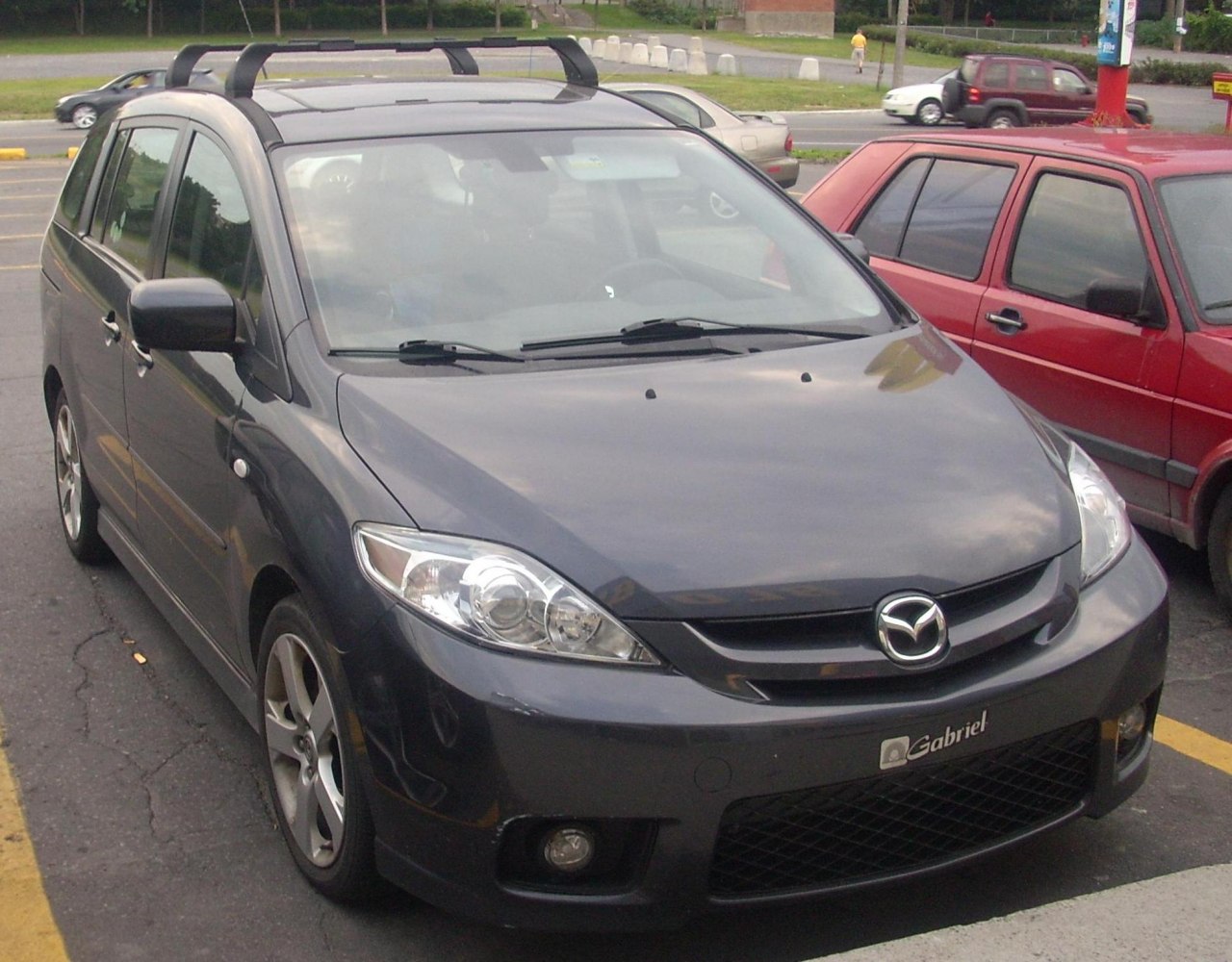 Front-left view with roof rails and fog lights
