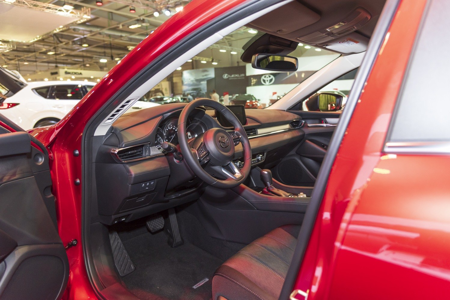 Dashboard, steering wheel, center console, front seats