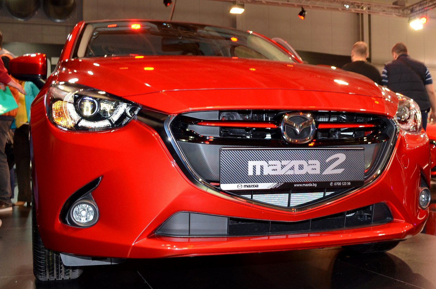 Front grille and headlight design with fog lights