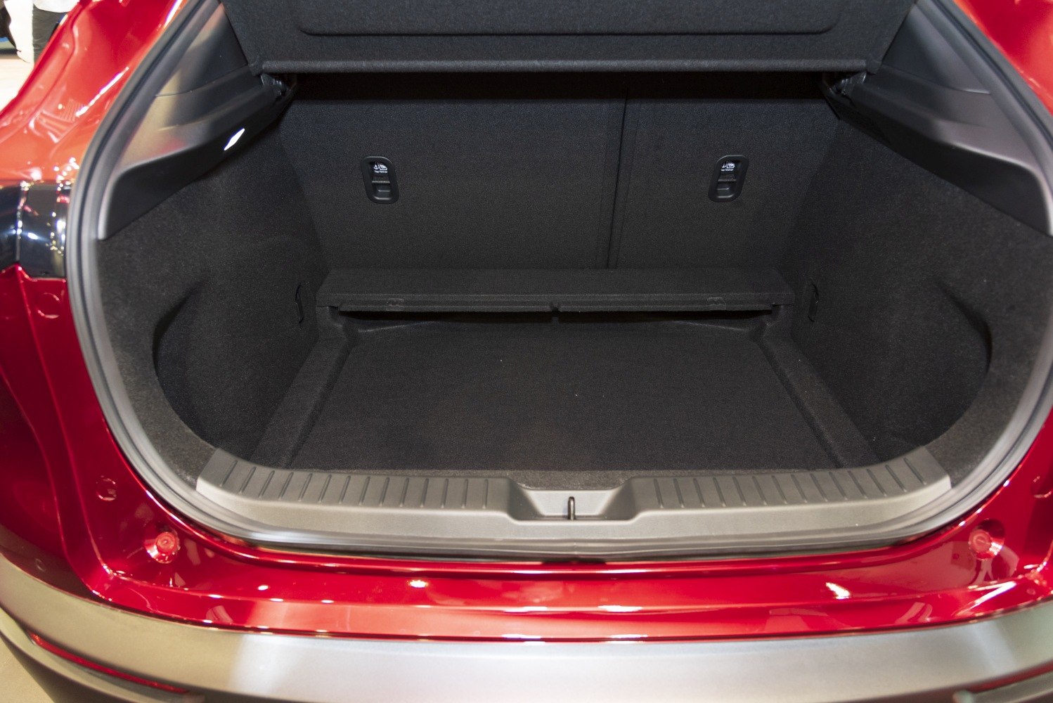 Spacious trunk with foldable rear seats and practical small storage compartments