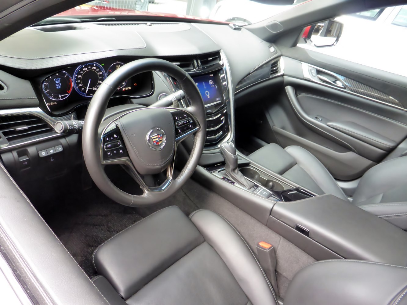 Luxury steering wheel and digital dashboard with center console