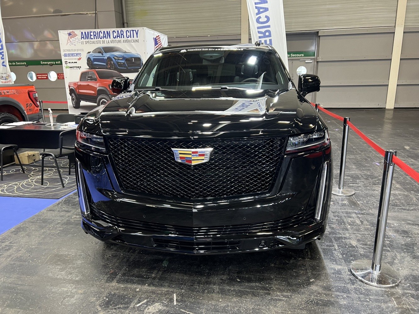 Bold front with large mesh grille and vertical LED daytime running lights