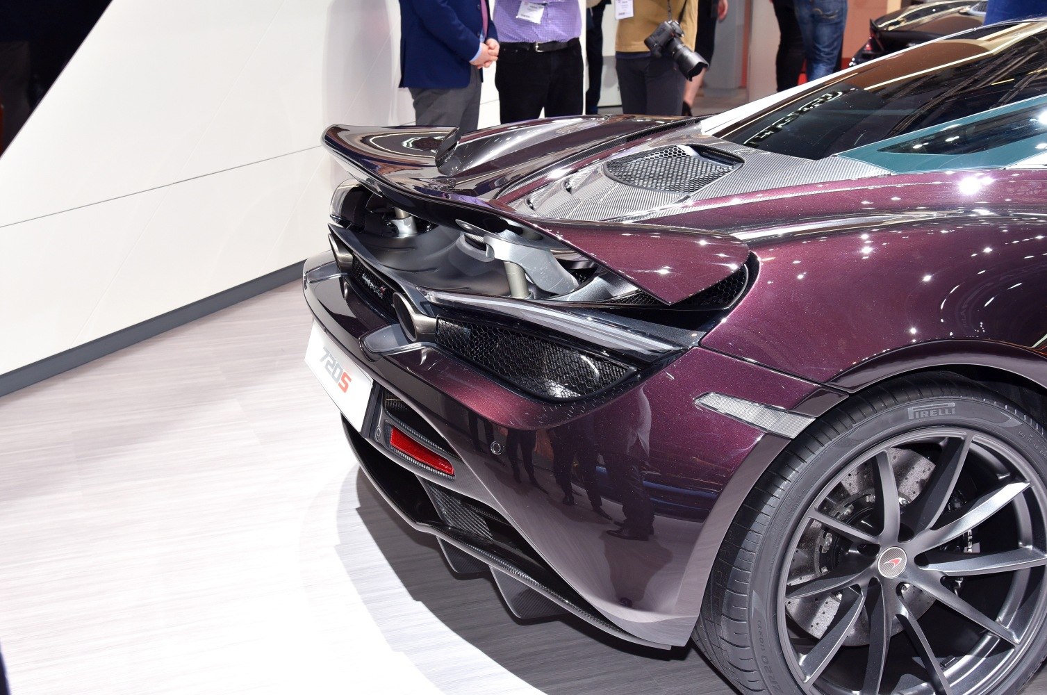 Active spoiler and aerodynamic rear design with rear wheel.