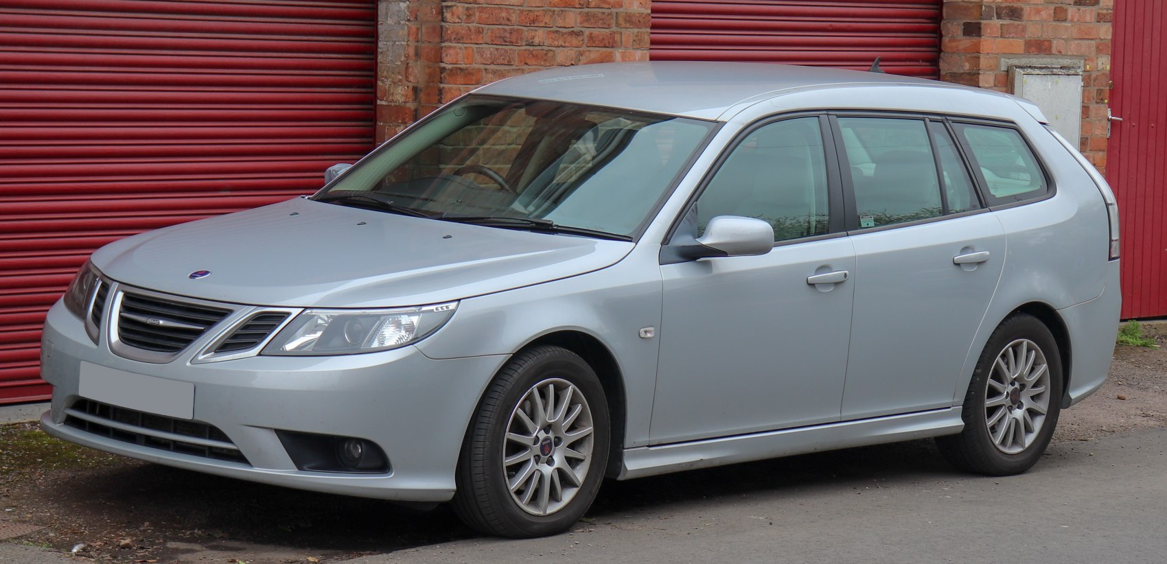 Silver wagon with distinct front grille and alloy wheels