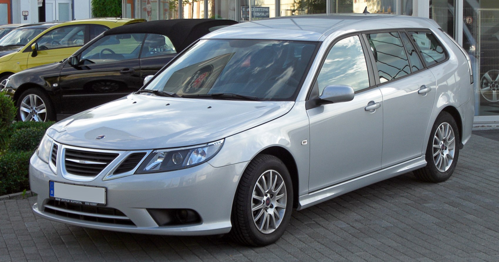Silver 2008 wagon with distinctive grille and alloy wheels