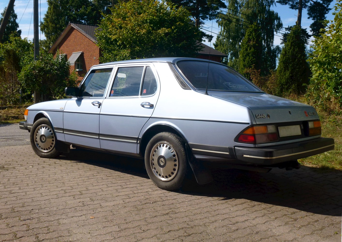 Rear and side view of classic Saab 900 I sedan