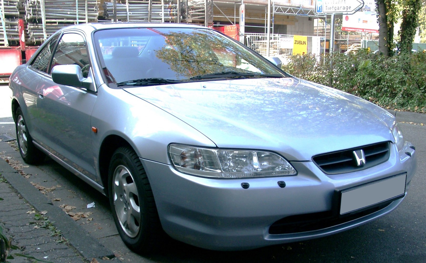 Silver 1998-2002 coupe with front and side profile
