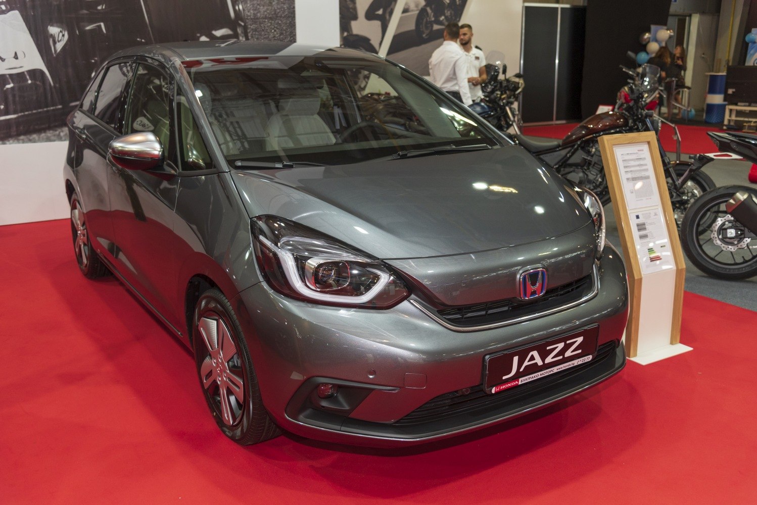 Front view with LED headlights and alloy wheels in metallic gray
