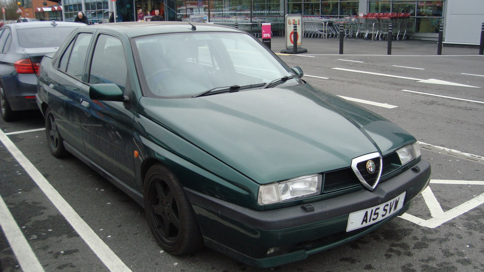 Front end and side profile with angular headlights