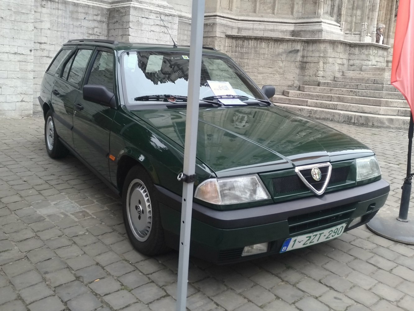 Station wagon front and side view with iconic triangular grille