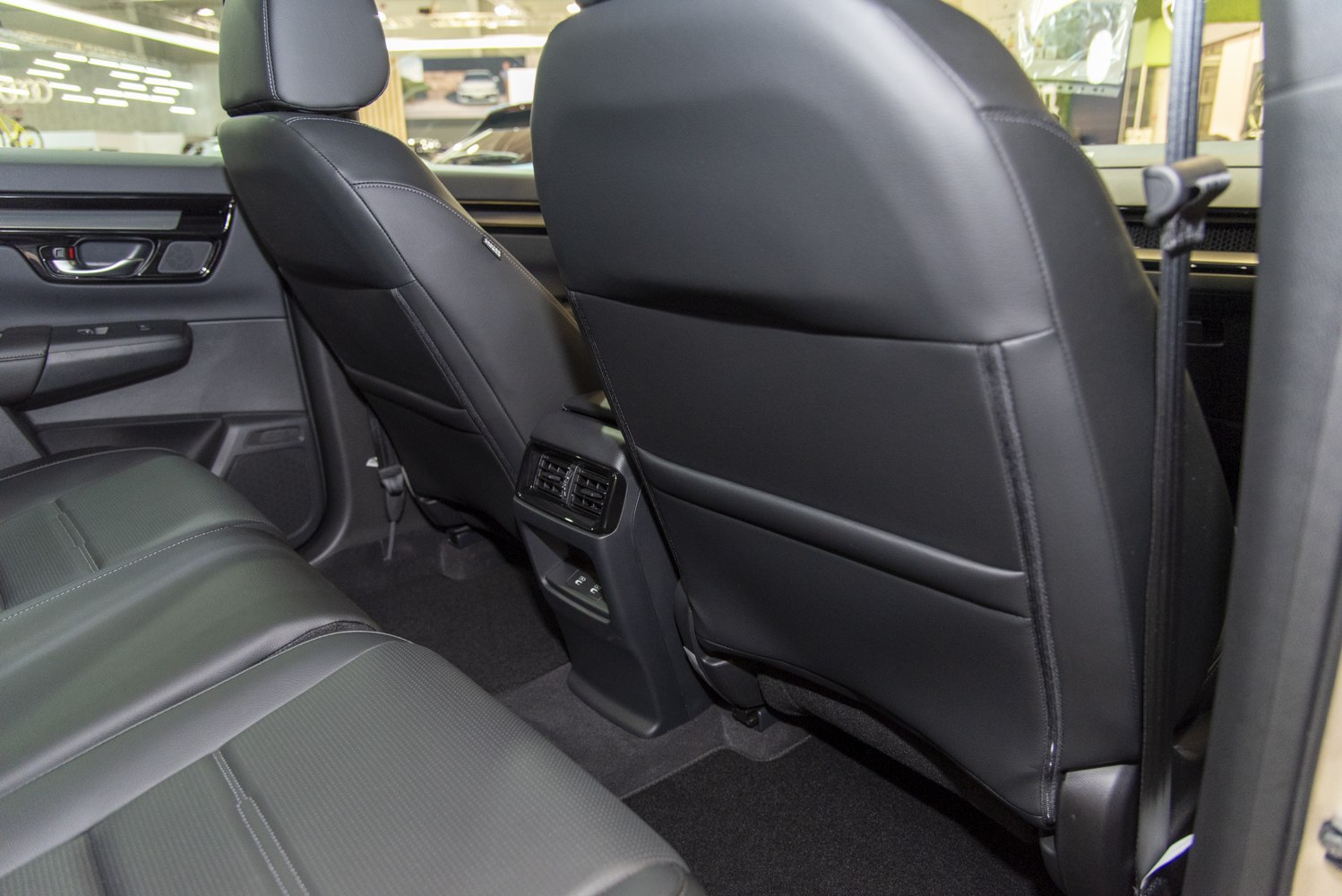 Rear seating with leather upholstery and rear air vents