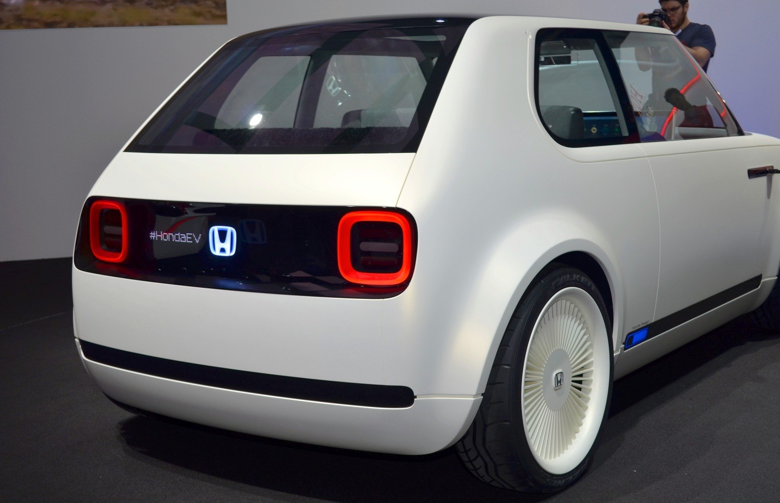 Rear and side view with square taillights and aerodynamic wheels