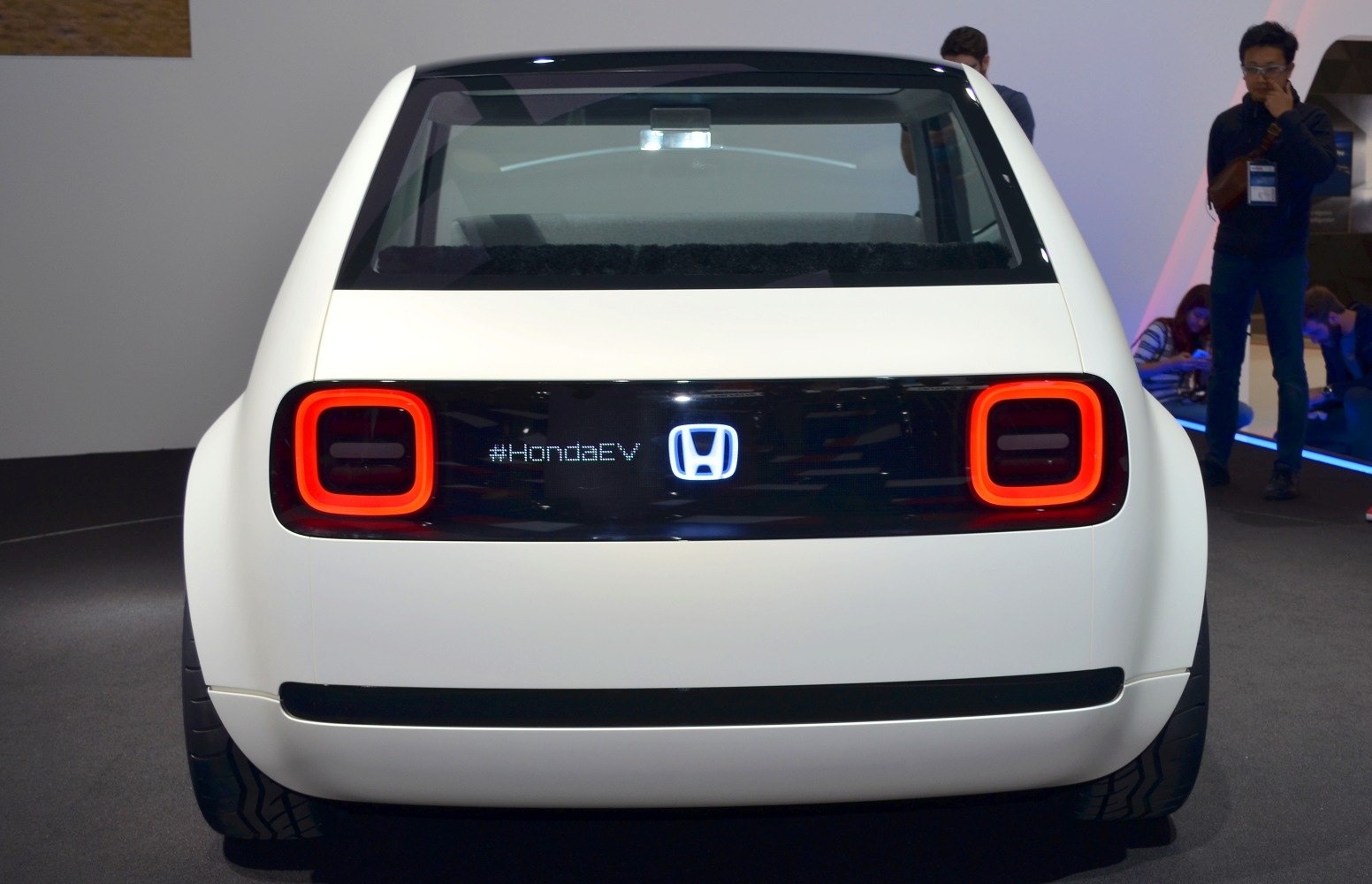 Rear view with LED taillights and digital rear display