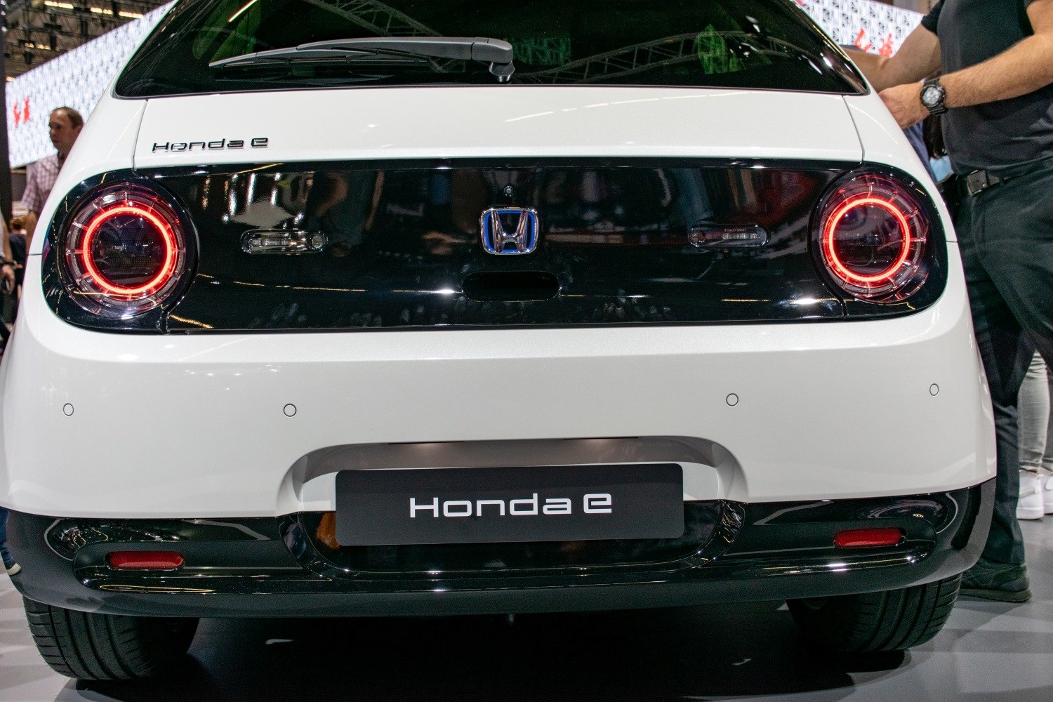 Circular LED taillights and black rear panel design