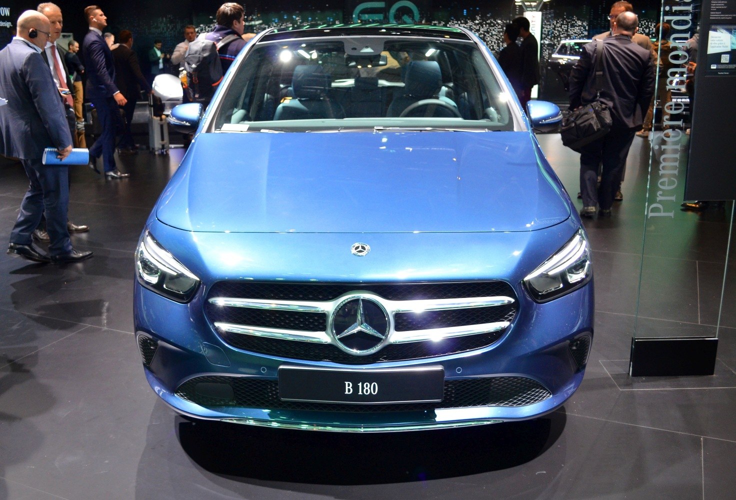 Front view with chrome grille and LED headlights