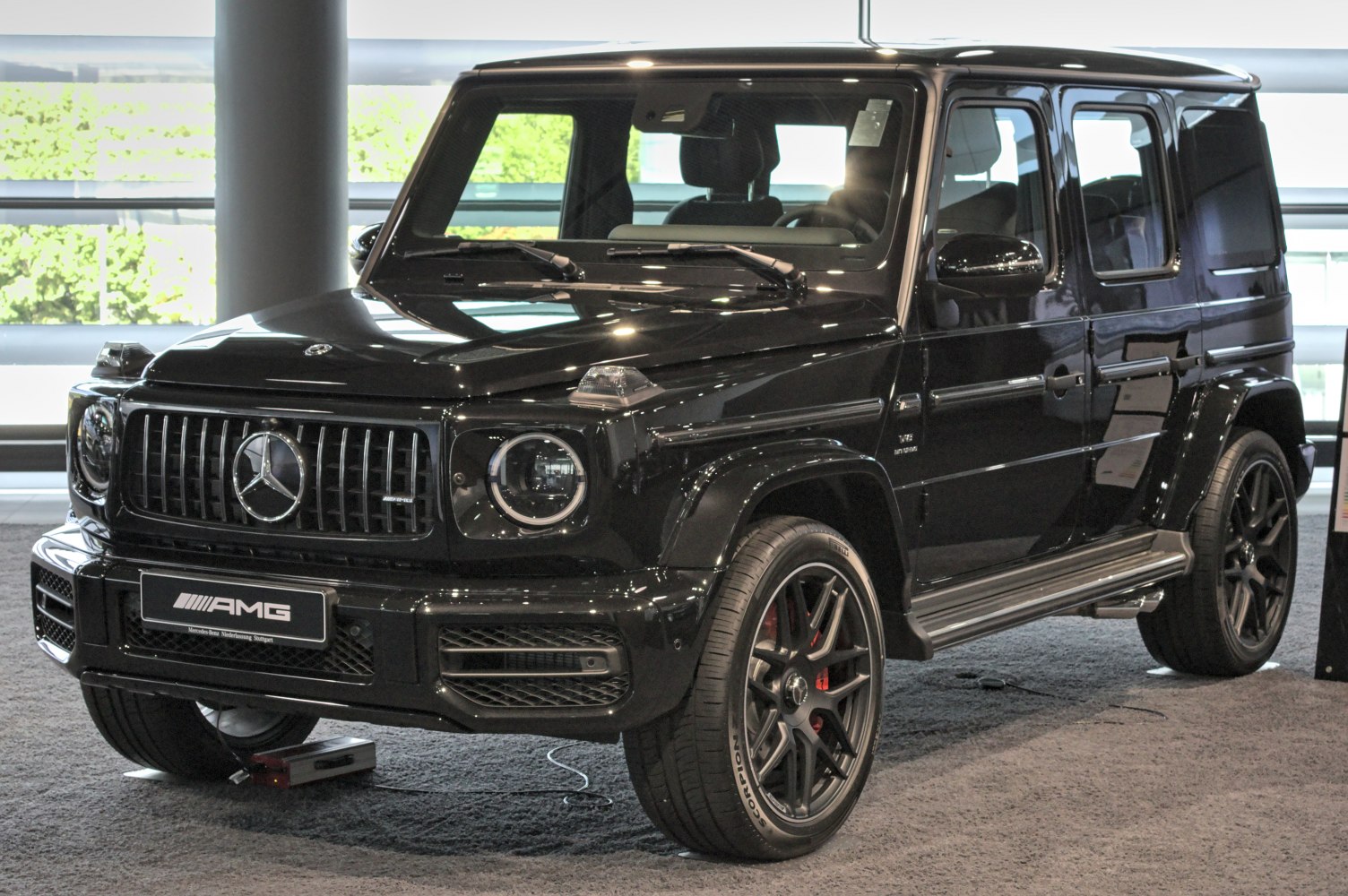 Front view with round headlights and AMG grille of a long wheelbase SUV