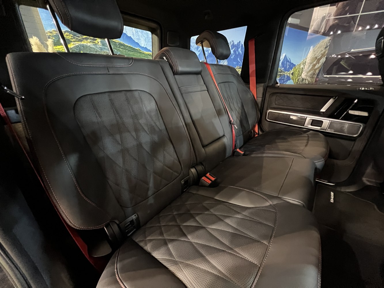 Luxury rear leather seats with quilted design and AMG floor mats