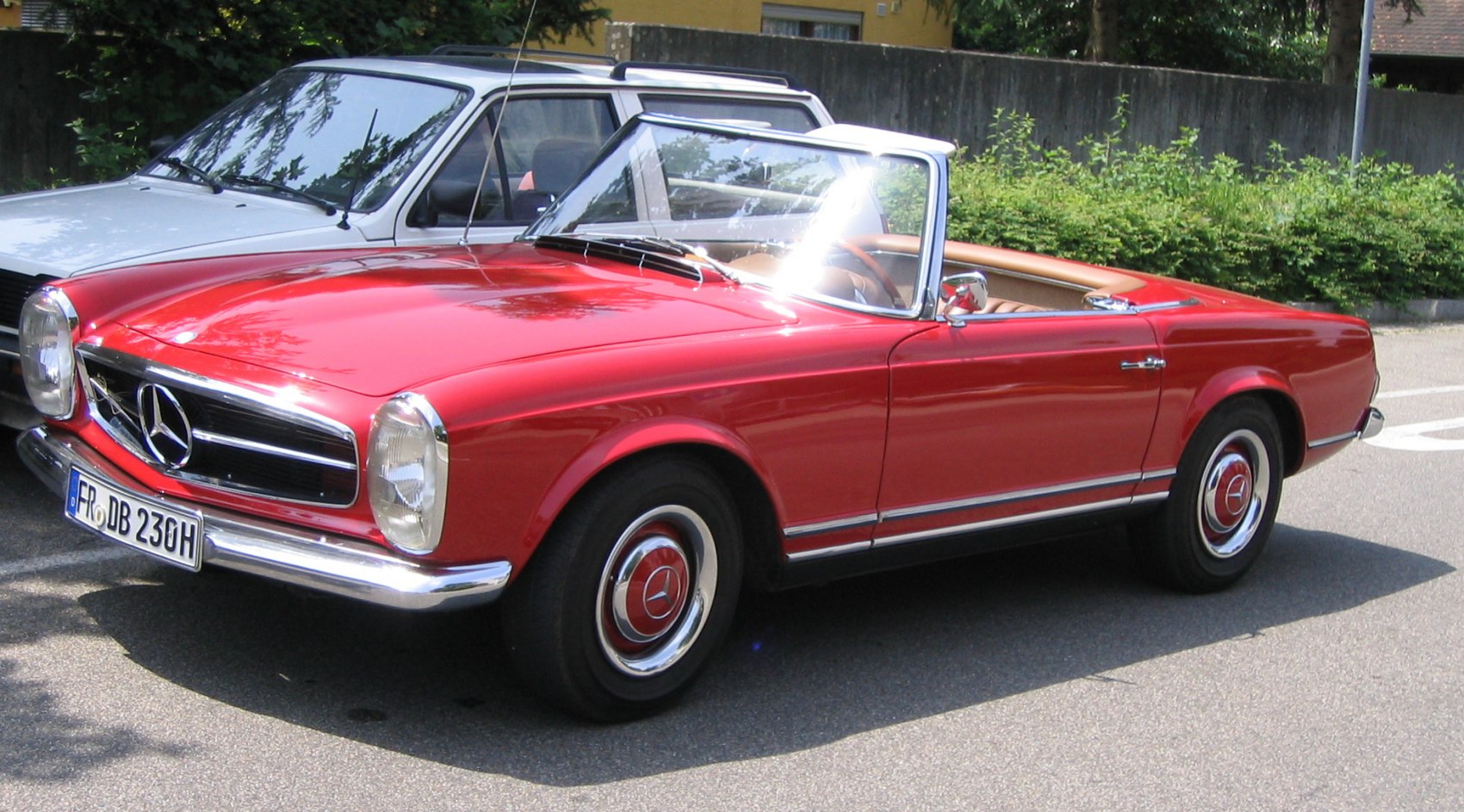 Convertible with vintage front grille and chrome trim