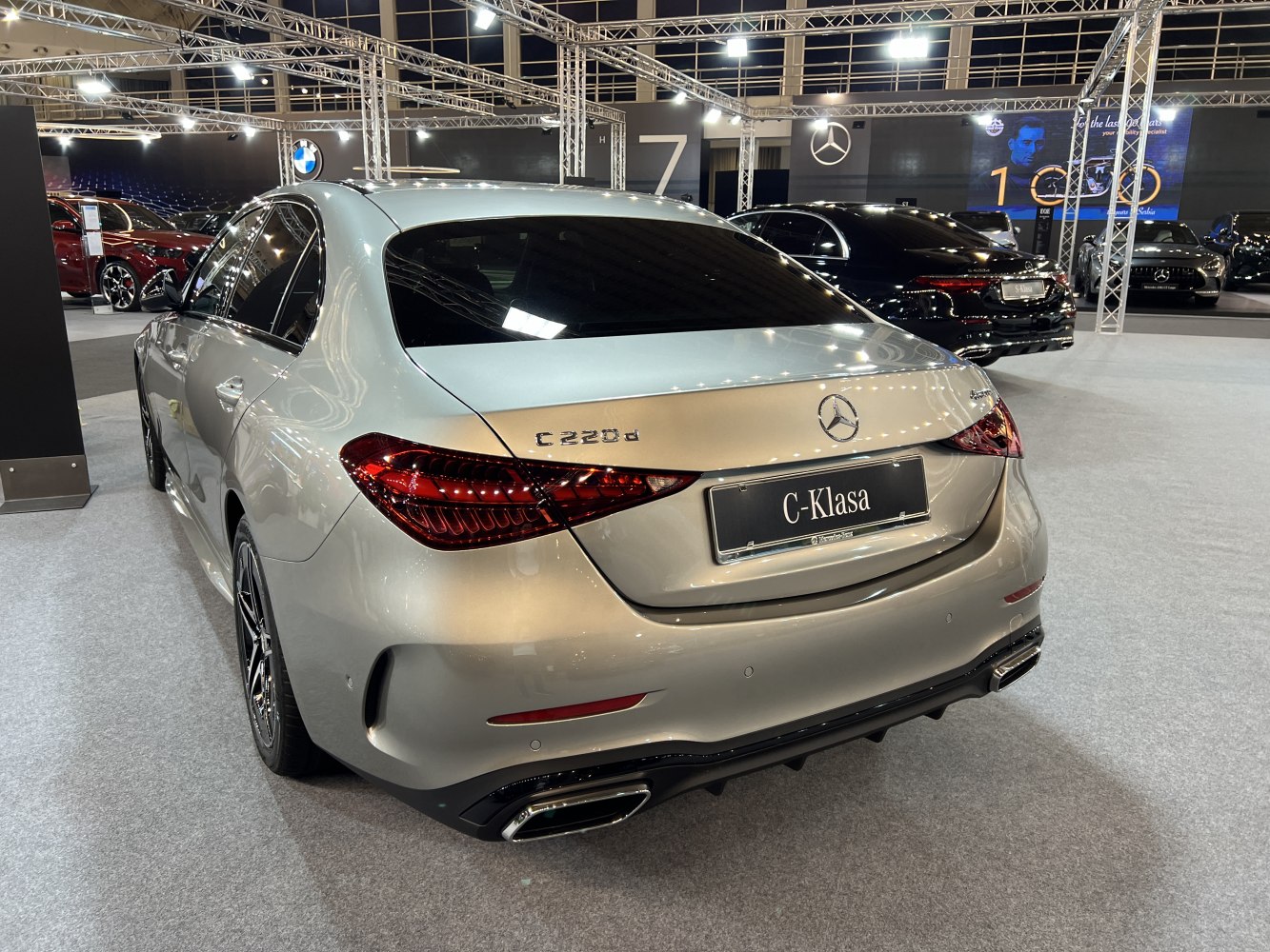 Rear design and LED tail lights of a luxury sedan