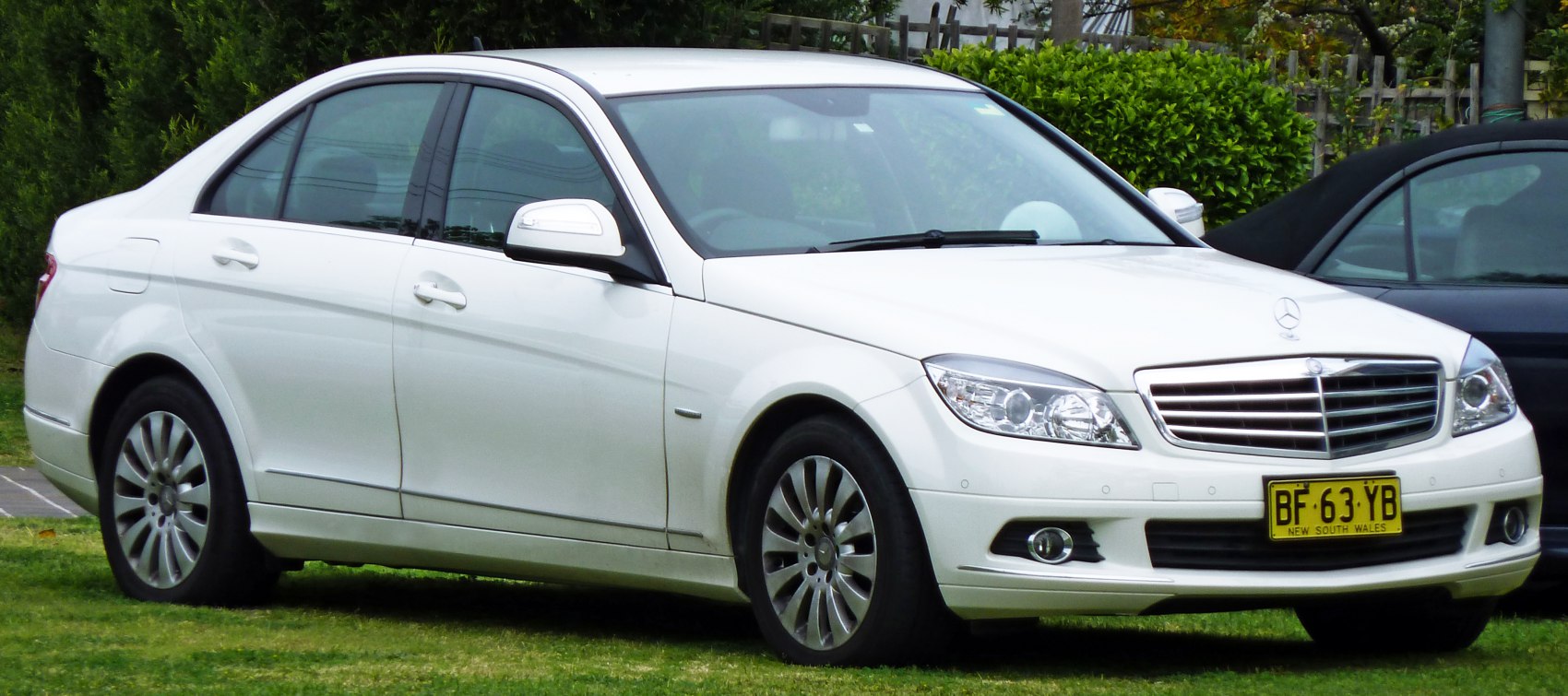 Front-side angle with alloy wheels and headlights