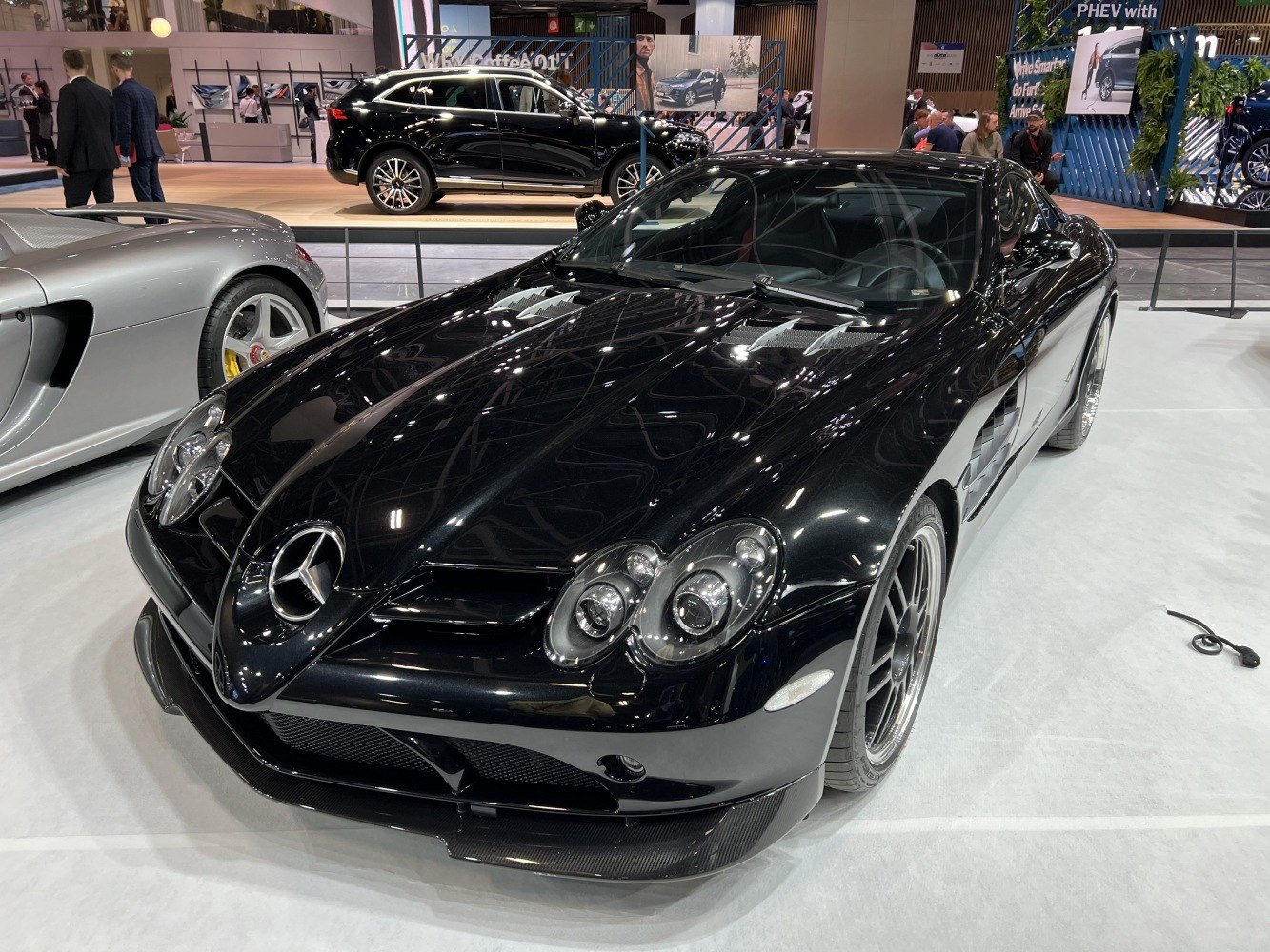 Front view with aerodynamic design and quad headlights
