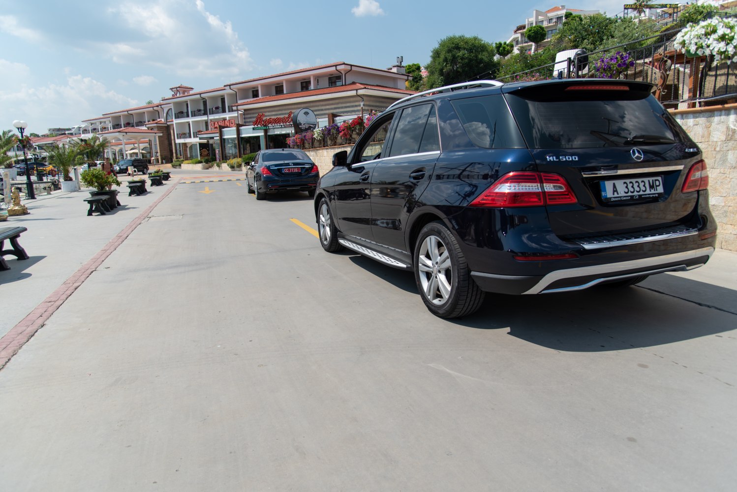 SUV rear view with ML500 badge and chrome trim