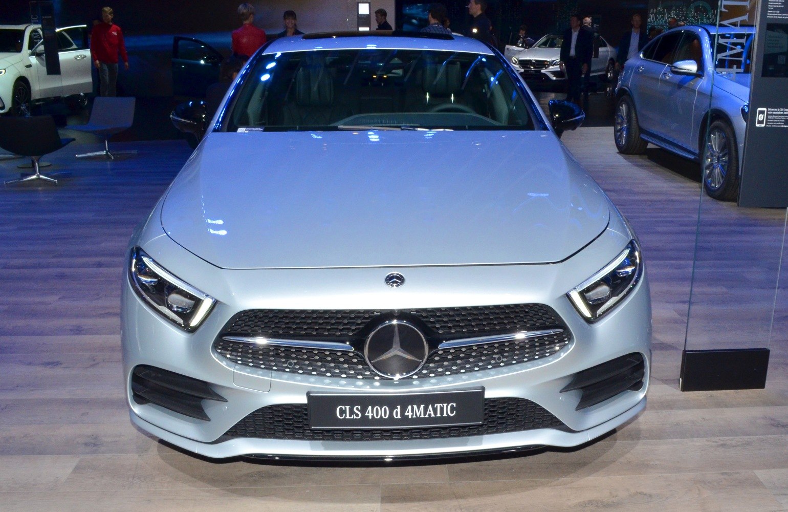 Front view with LED headlights and Mercedes grille