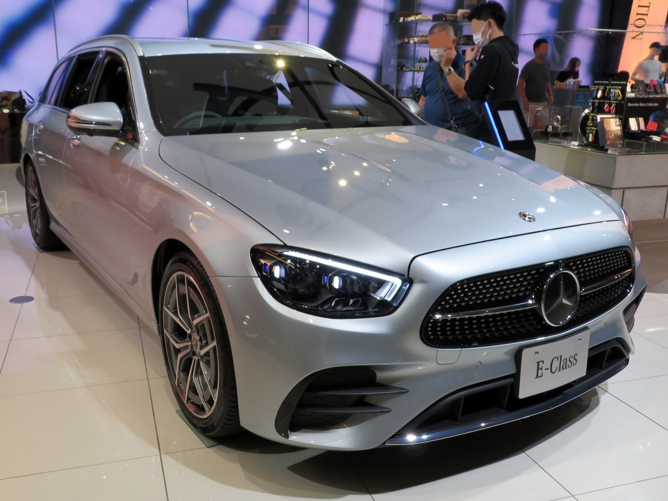 Front view with LED headlights and stylish grille of a station wagon