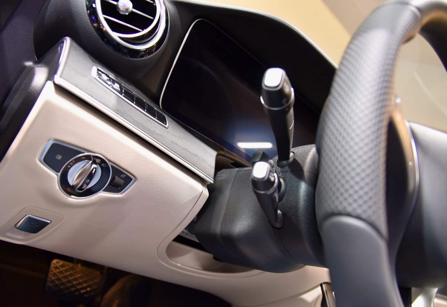Steering column control stalks and dashboard trim details