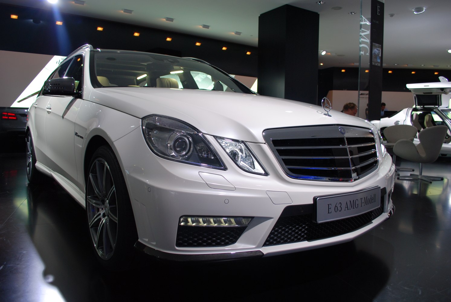 Front grille, headlamps, AMG badge, sporty front fascia