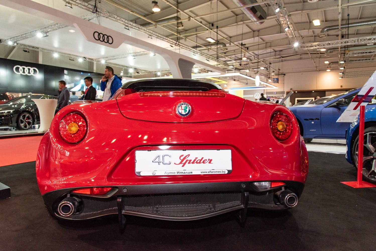 Rear view with round taillights and dual exhausts
