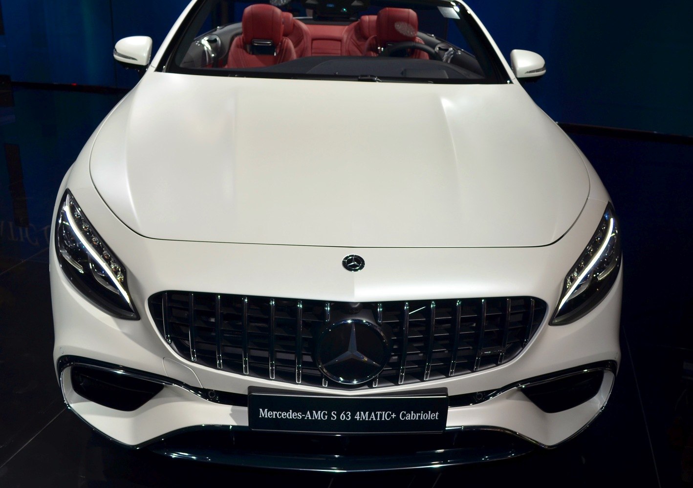 Luxury convertible front fascia with vertical grille and LED headlights