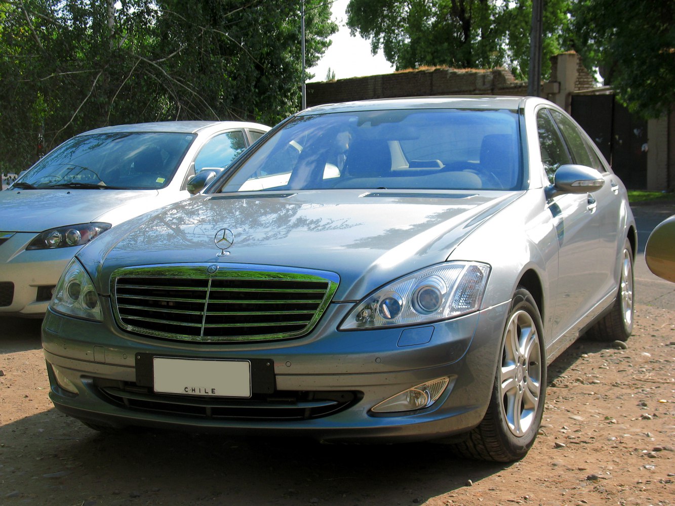 Front view with grille and headlights of a luxury sedan