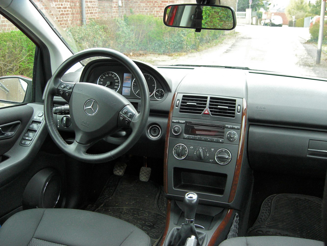 Dashboard and steering wheel with manual transmission