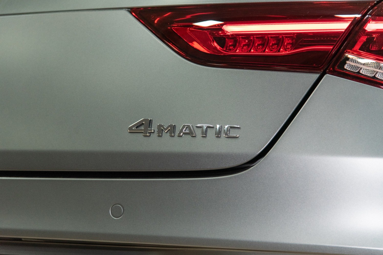 4MATIC badge and rear tail light close-up