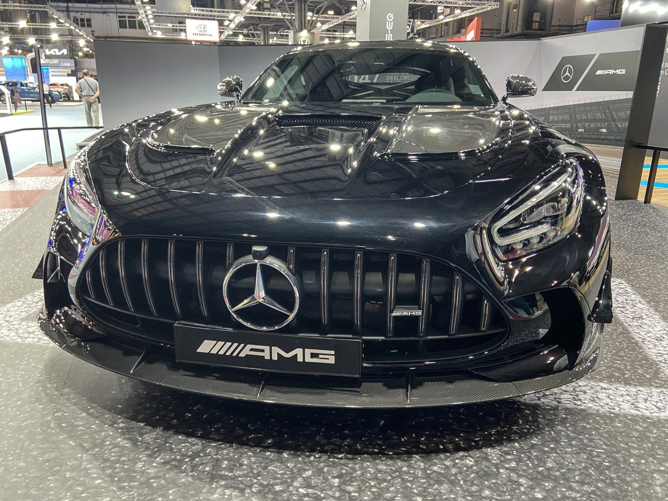 Aggressive front with Panamericana grille and LED headlights.
