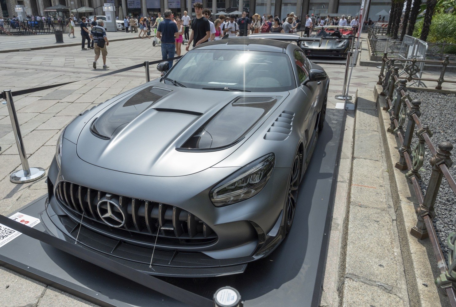 Front hood with carbon fiber vents and vertical grille slats