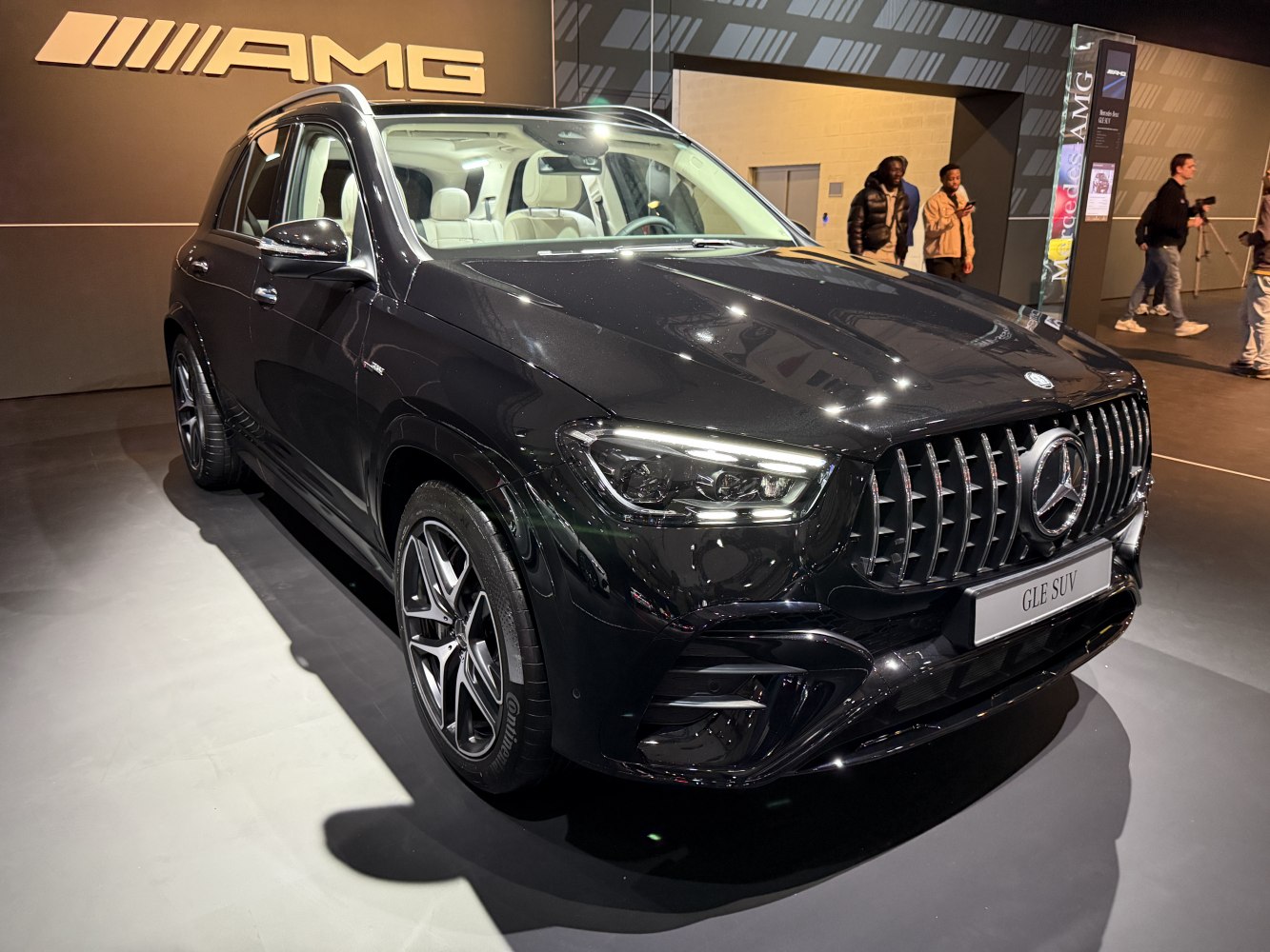 Front view with distinctive grille and LED headlights