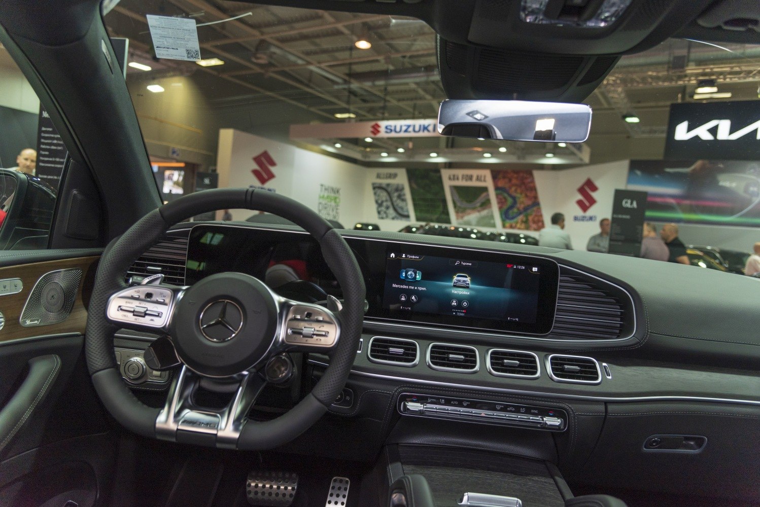 Digital dashboard with steering wheel and central air vents